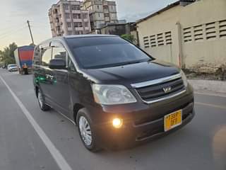 A picture of NOAH NEW SHAPE HAINA tatizo lolote price 8 8ml call
