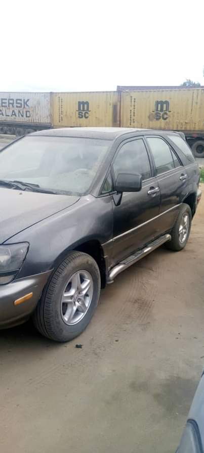 A picture of Neatly used lexus Rx 300 Buy and drive Interior sharp
