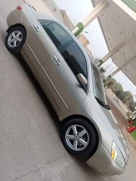A picture of Honda Accord EOD 2005 4 plugs Few months used Uber