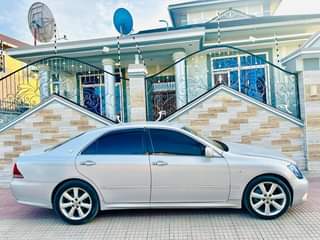 A picture of TOYOTA CROWN ATHLETE