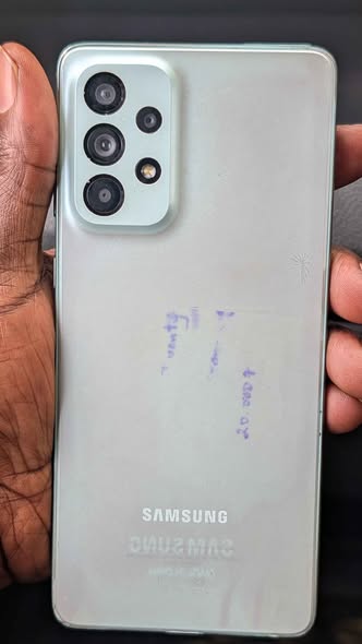 A picture of Samsung galaxy A73