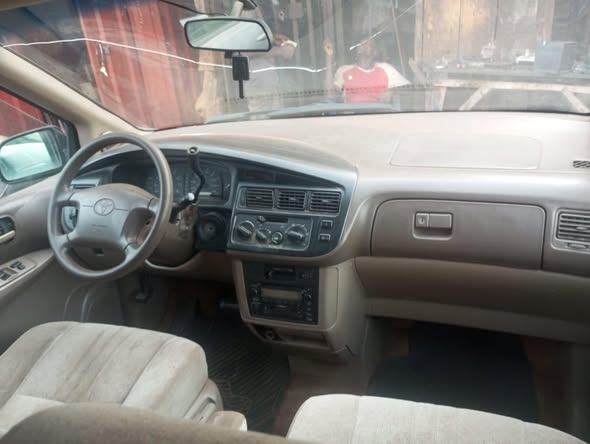 A picture of Toyota Sienna