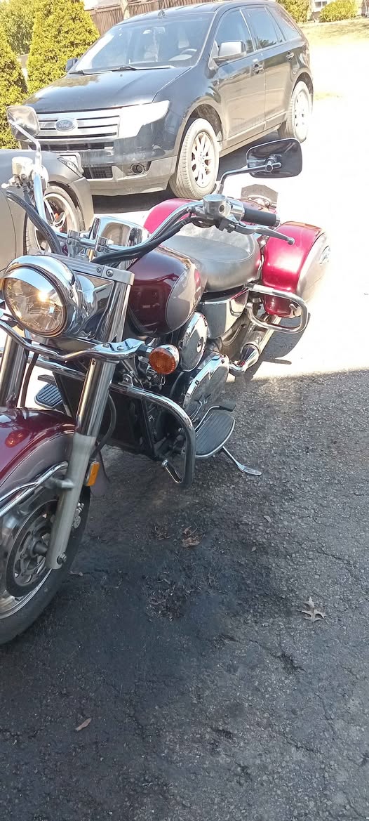 A picture of 2005 Kawasaki vulcan nomad 1600 cc project bike