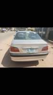 A picture of 2000 model toyota avensis