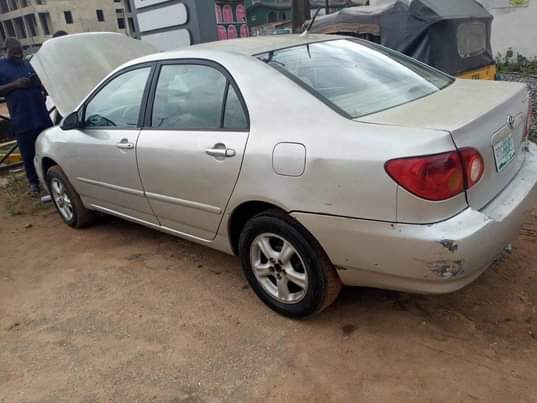 A picture of Toyota Corolla 03