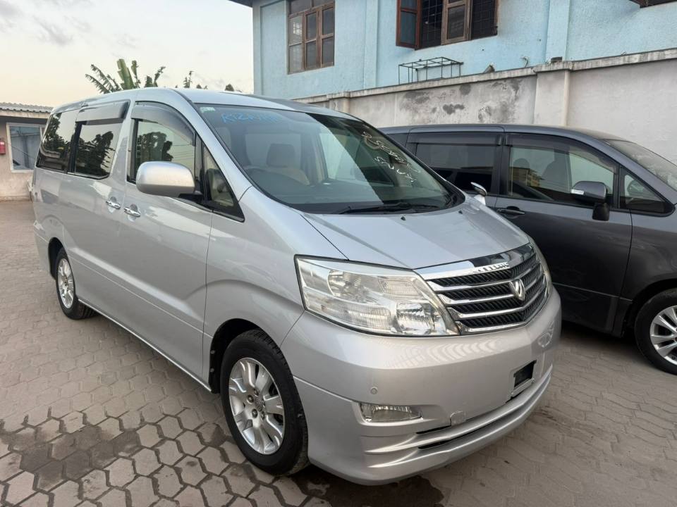 A picture of Toyota alphard 2006