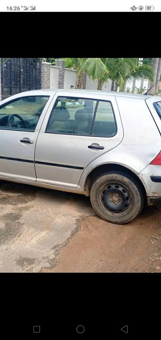 A picture of Hot distress golf 4 saloon 1 350m