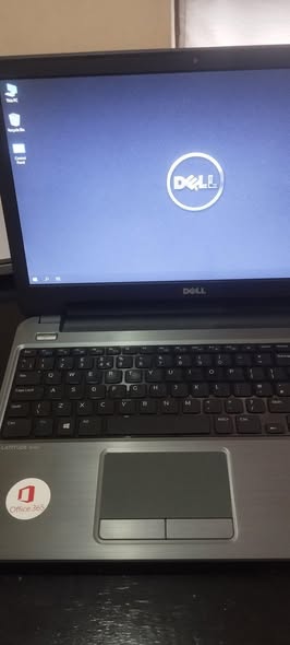 A picture of Dell Laptop Slim i3