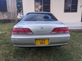 A picture of TOYOTA CRESTAR GX 100