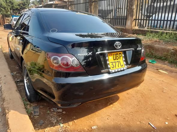 A picture of Toyota Mark x