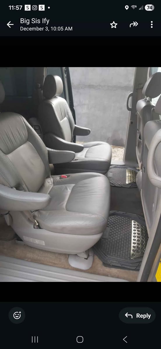 A picture of 2008 Toyota sienna