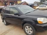 A picture of Honda pilot 2004