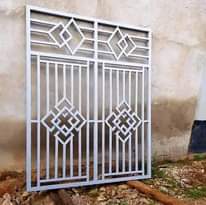 A picture of Tunatengeneza magril ya madirisha na milango