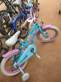 A picture of UK used kid s bikes size 12 14 16 ugx