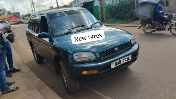 A picture of drive now 0705117664 0785320428 Toyota rav 4 in good condition
