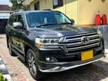 A picture of Land cruiser Sahara 2017