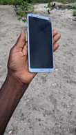 A picture of Lg v6 krek ya mfuniko na trey ya lain imevunjika