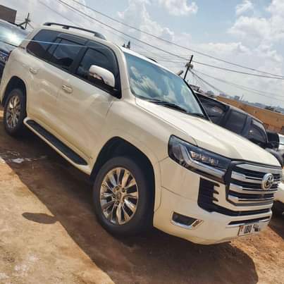 A picture of Land Cruiser V8 GX 240m