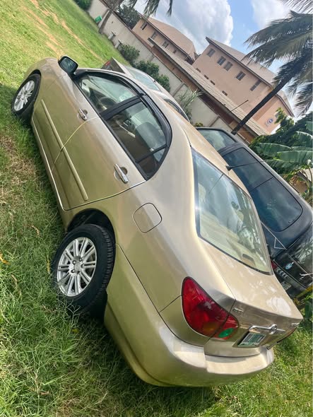 A picture of Toyota Corolla 2004