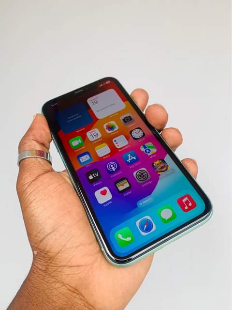 A picture of iPhone 11 64gb Duos available