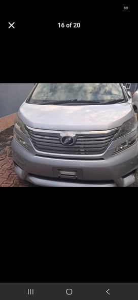 A picture of Tpyota Velfire