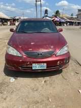 A picture of Toyota Camry XLE 2005 2006 model First Body Engine V6