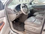 A picture of Toyota Sienna 2004