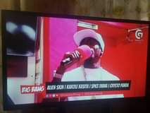 A picture of Tv 32 sky on sell 290000