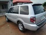 A picture of Honda Pilot 08