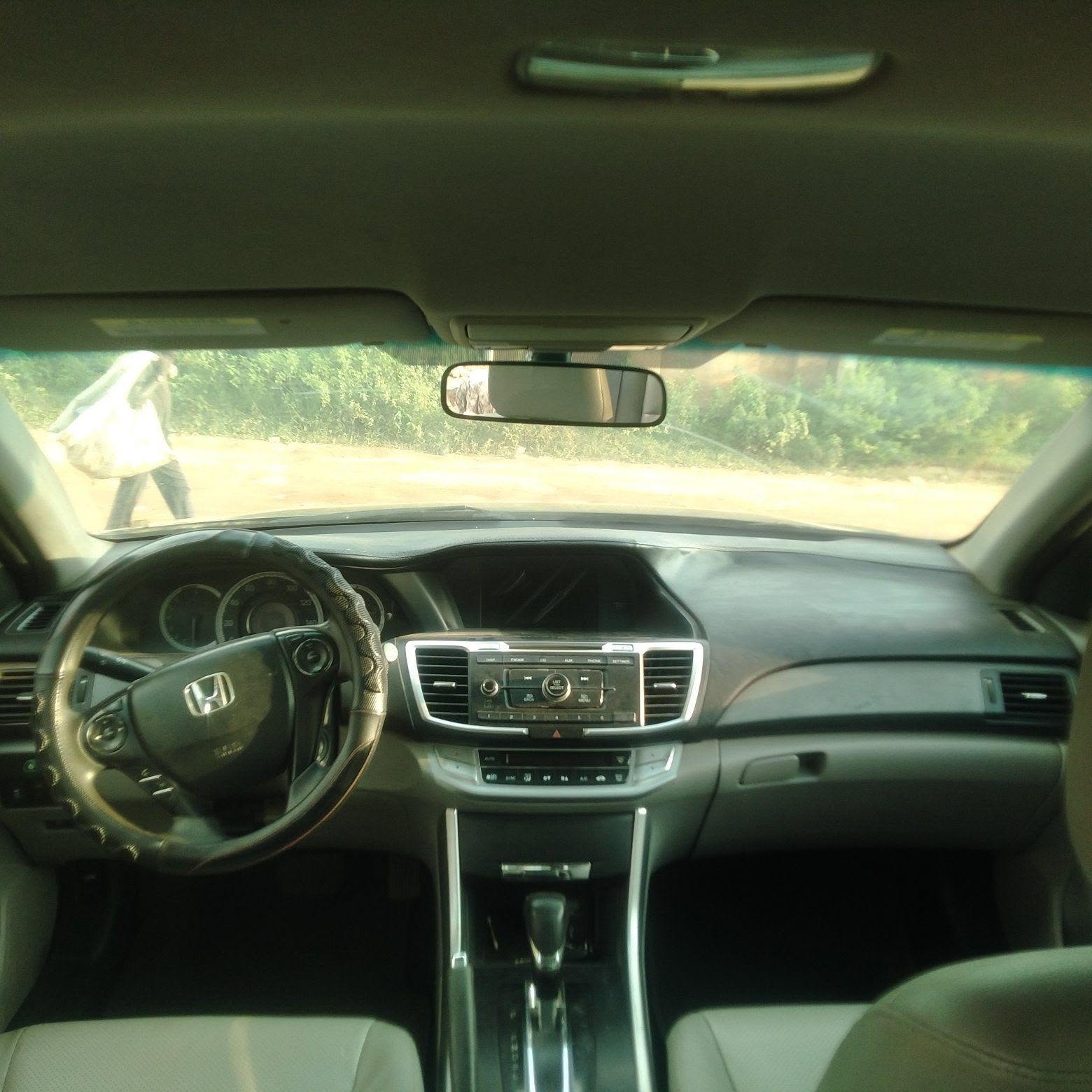 A picture of Distress O15 Honda Accord with untempered engine and gear going