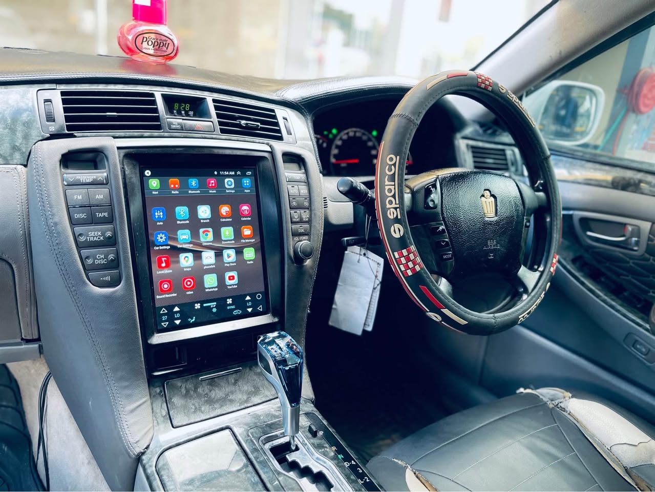 A picture of Toyota Crown Athlet Bei 8.4M