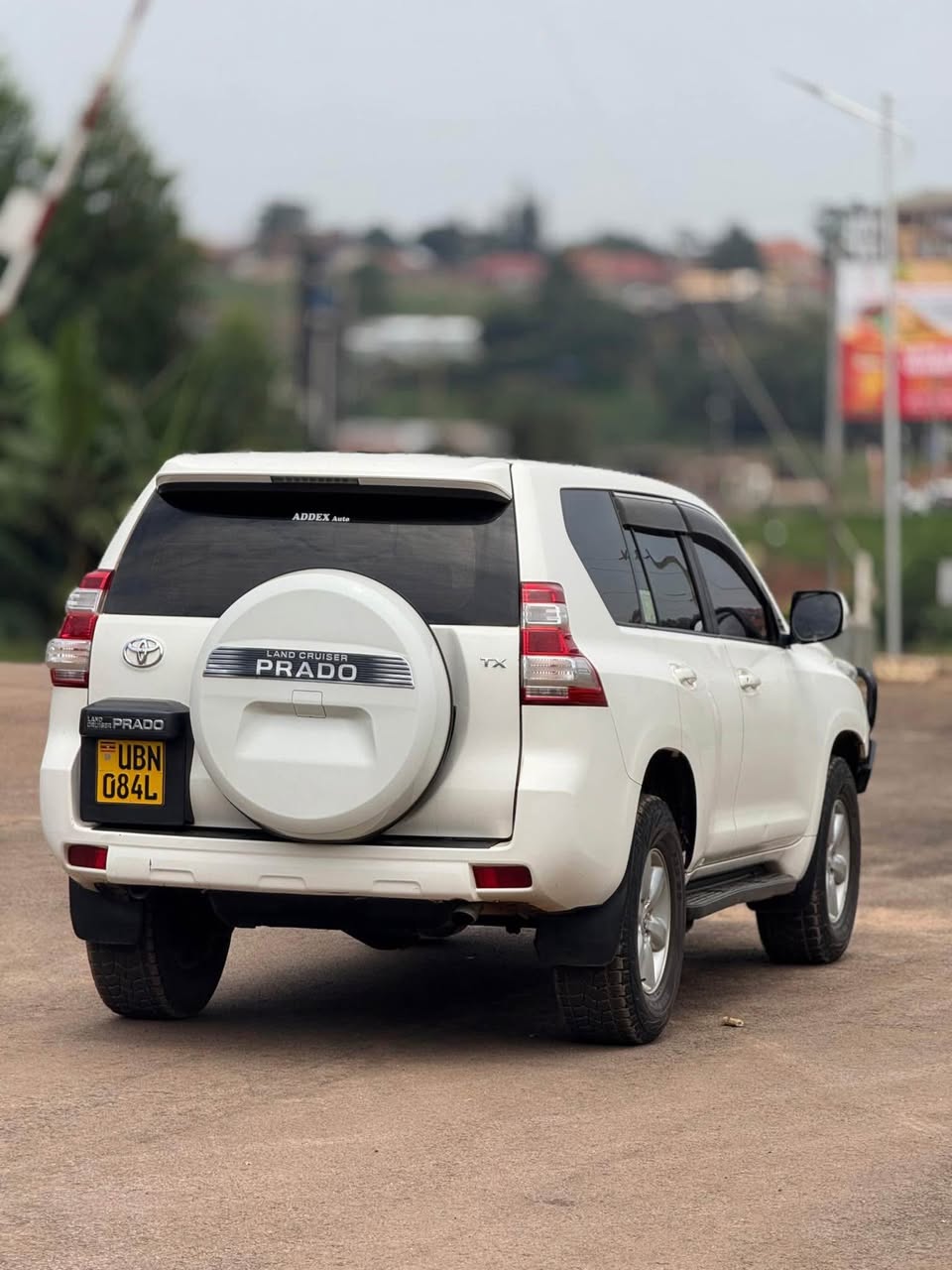 A picture of Toyota Landcruiser TX 2017 3.0 diesel Manual transmission