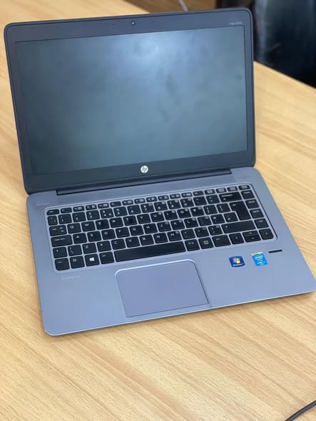 A picture of HP i5 with 8gb Ram and 256gb SSD with A