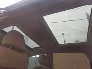 A picture of 2 years use 2011 Toyota venza Thumbstart double pano Full
