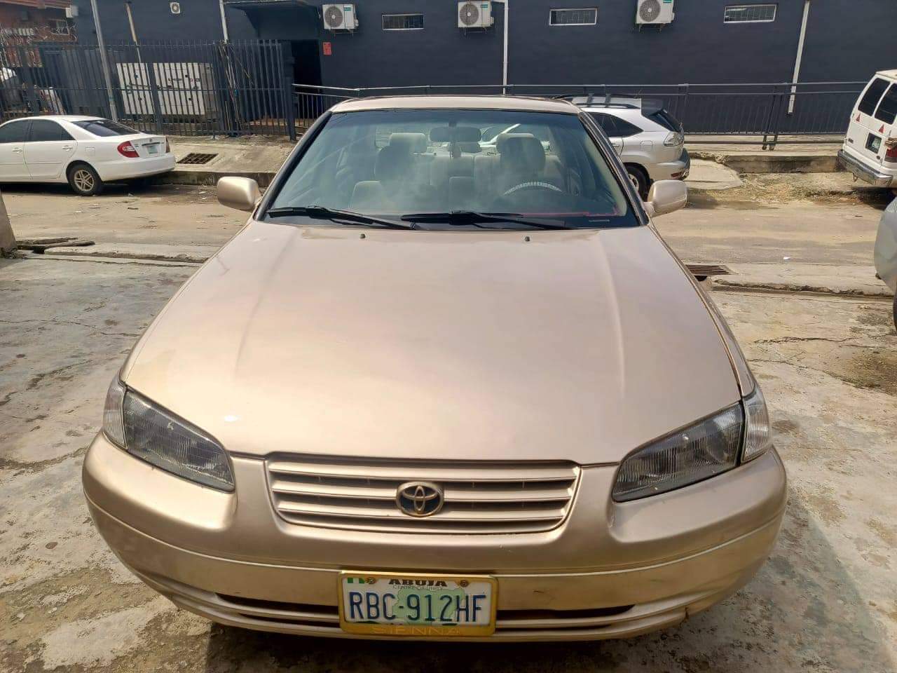 A picture of 1999 Toyota camry