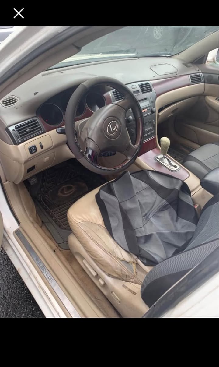 A picture of Lexus ES 330