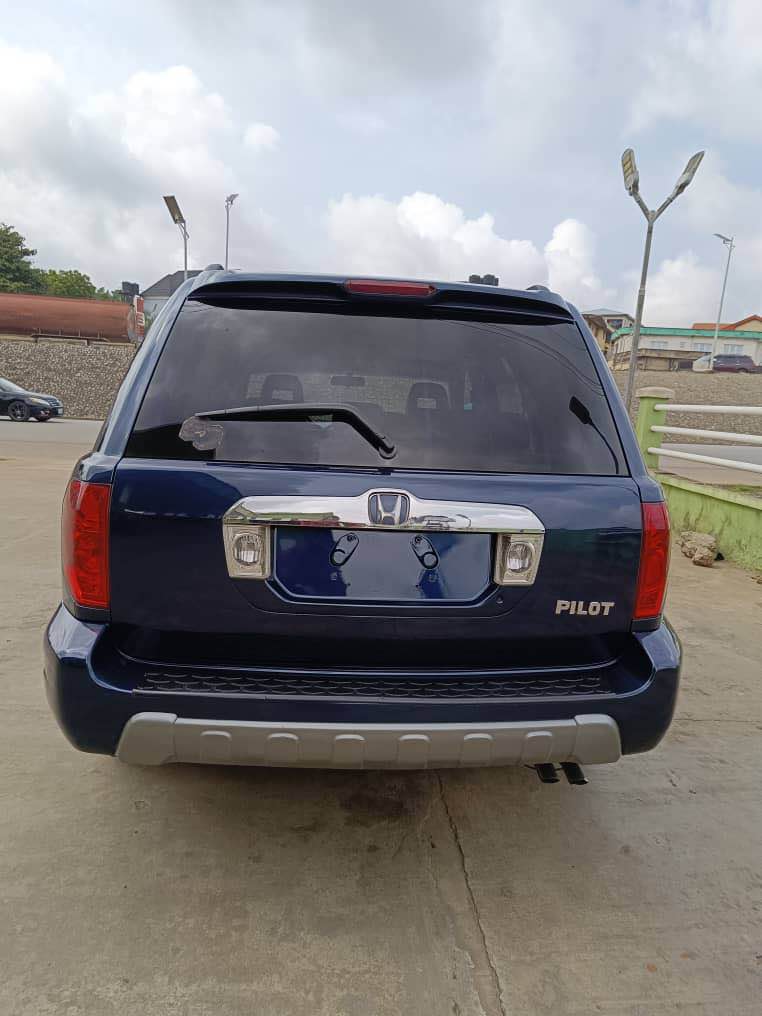 A picture of Belgium Honda pilot Crystal clean