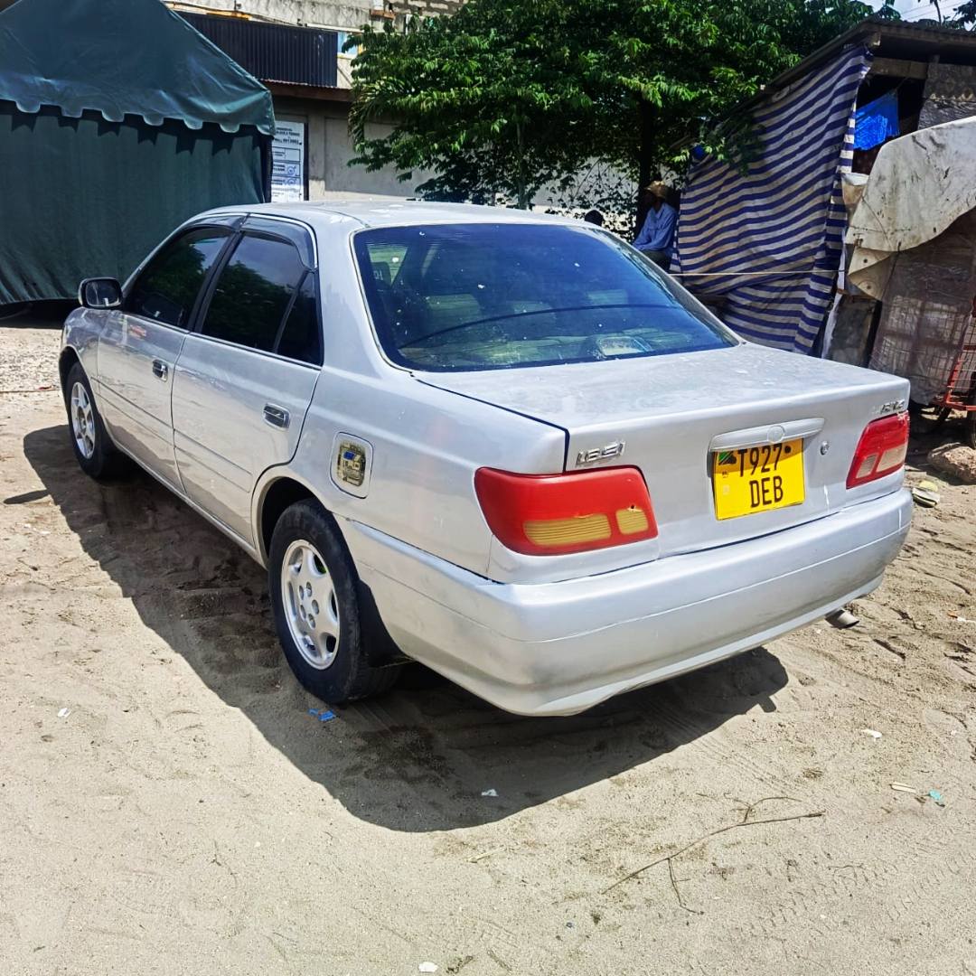 A picture of TOYOTA CARINA SI DEB 0692224312 BEI 6 8 MILION PIGA