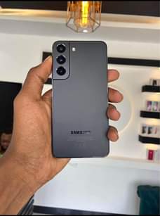 A picture of Samsung galaxy S22