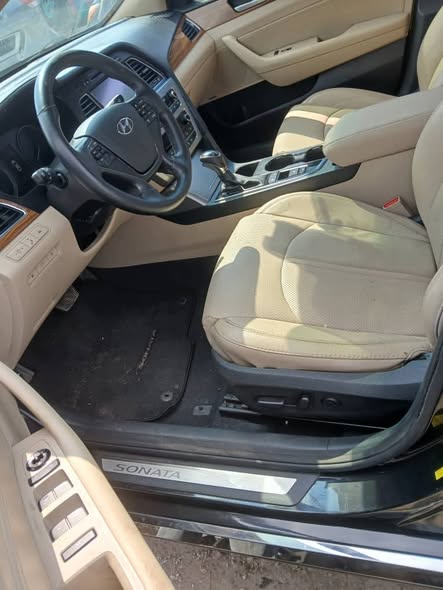 A picture of 2015 Hyundai Sonata Limited