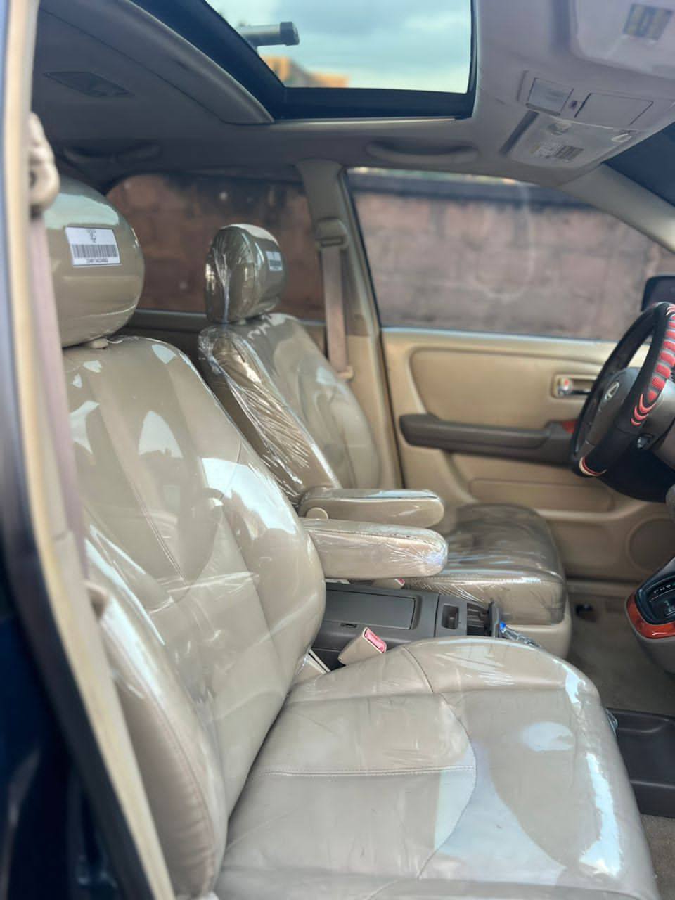 A picture of 3 Weeks Used LEXUS RX300