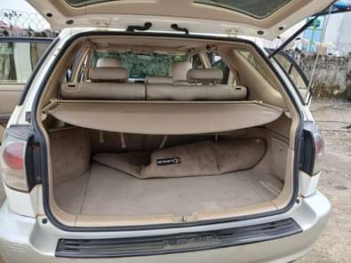 A picture of NEATLY USED LEXUS RX300 Absolutely nothing to fix First user
