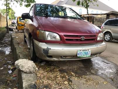 A picture of Well maintained reg 2000 Toyota Sienna xle for sale