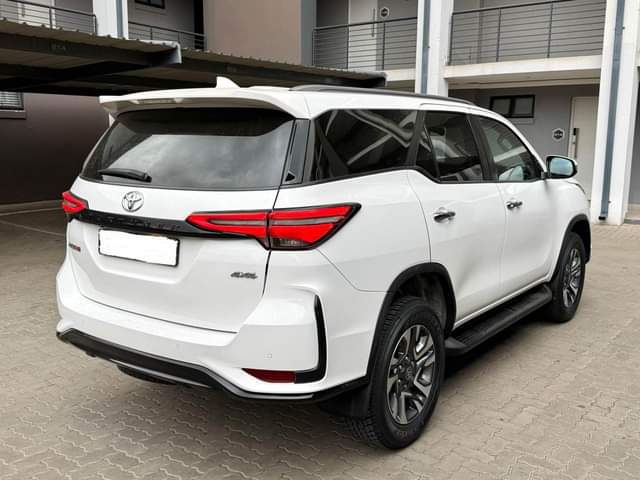 A picture of TOYOTA FORTUNER