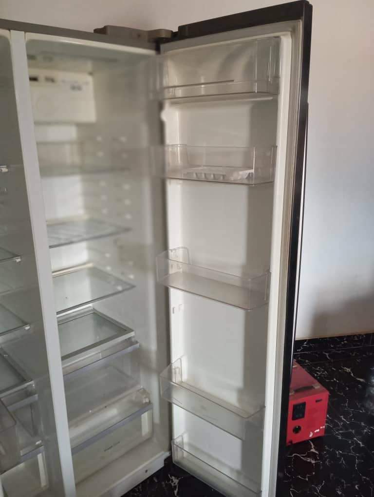 A picture of LG Refrigerator