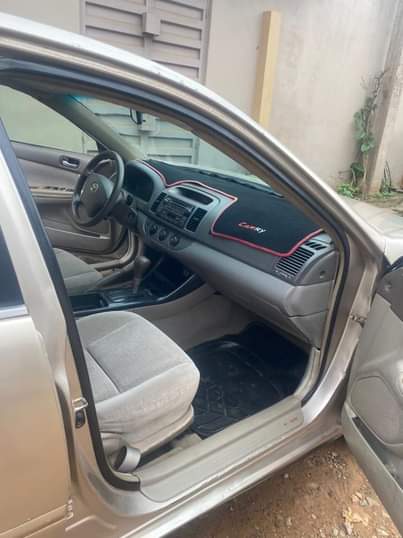 A picture of Toyota Camry 04