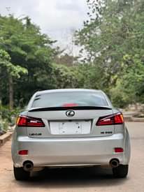A picture of Lexus is350