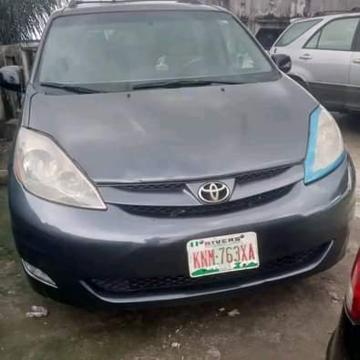 A picture of Sharp and clean big sienna Everything working perfectly Price 3