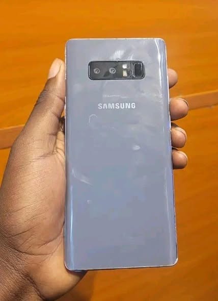 A picture of Sumsung galaxy note 8