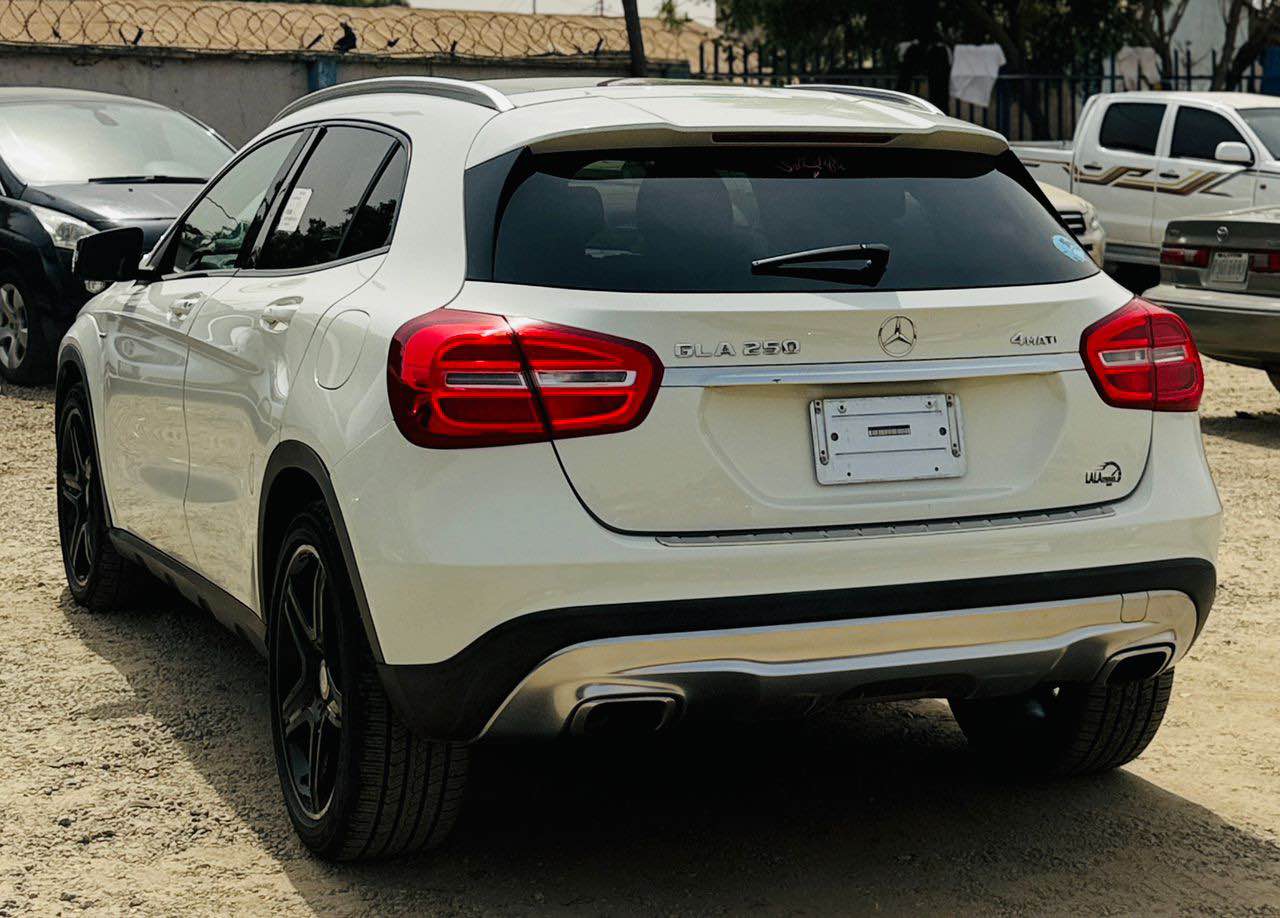 A picture of Benz Gla250 2015